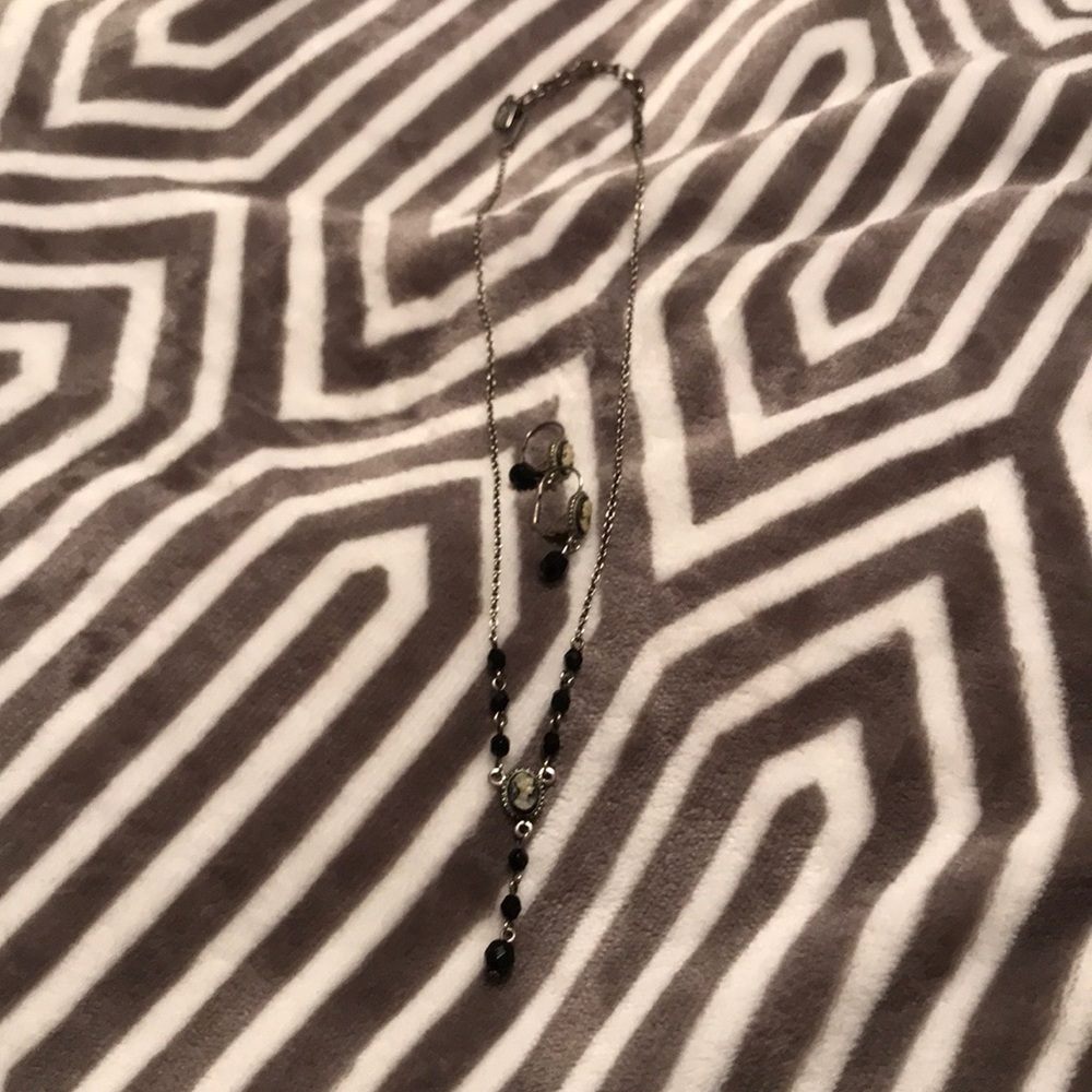 Matching necklace & earring set